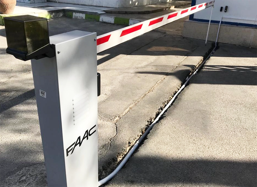 615 faac-barrier-1 راهبند میله ای 615 Faac - قیمت و خرید | درب سازان ایمن فک